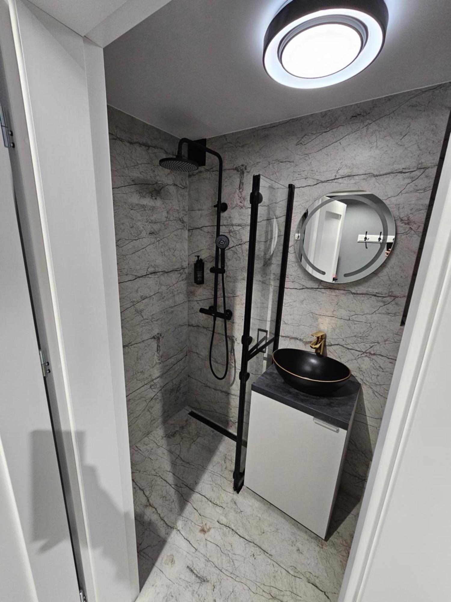 Apartament Z Jacuzzi Klimatyzacja Prywatny Parking Radom Eksteriør billede